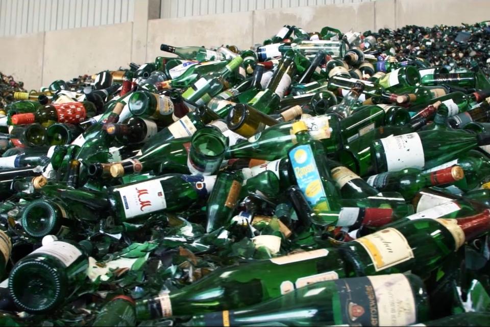 Insamling av grönt glas från den kommunala insamlingen